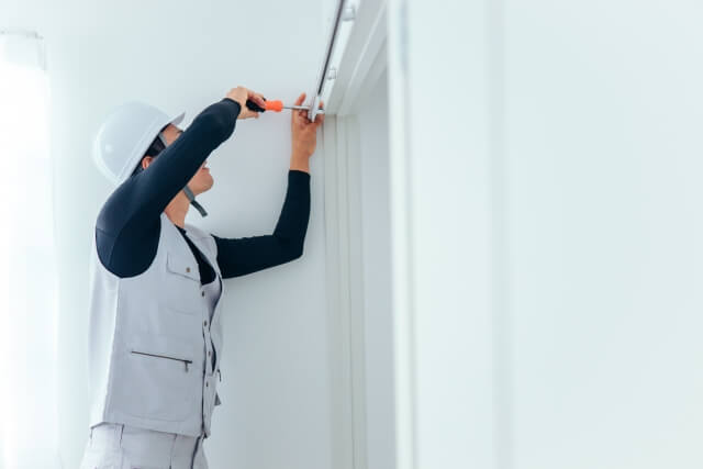 工事する工務店のスタッフ